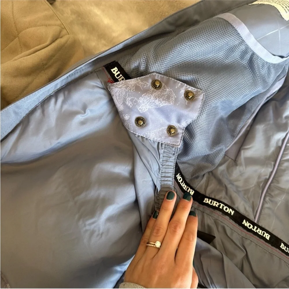 Women’s Burton Lelah Snowboarding Jacket - Picture 7 of 13